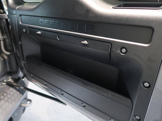 ランドローバー ディフェンダー １１０Ｘ－ダイナミックＨＳＥ Ｄ３００ エアサスペンション装着車 1.3万Km 959.4万円(静岡県)[092]の中古車詳細
