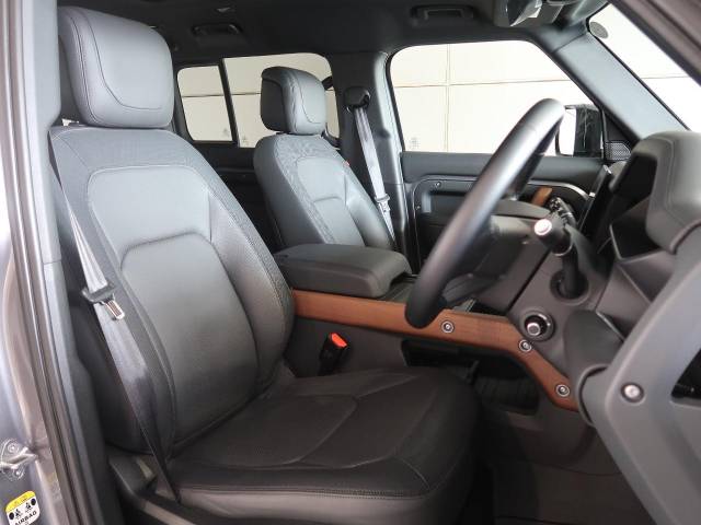 ランドローバー ディフェンダー １１０Ｘ－ダイナミックＨＳＥ Ｄ３００ エアサスペンション装着車 1.3万Km 959.4万円(静岡県)[092]の中古車詳細