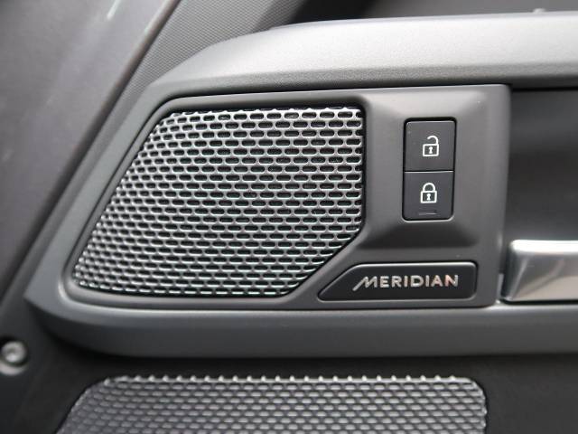 ランドローバー ディフェンダー １１０Ｘ－ダイナミックＨＳＥ Ｄ３００ エアサスペンション装着車 1.3万Km 959.4万円(静岡県)[092]の中古車詳細