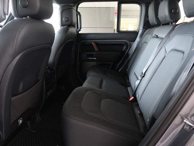 ランドローバー ディフェンダー １１０Ｘ－ダイナミックＨＳＥ Ｄ３００ エアサスペンション装着車 1.3万Km 959.4万円(静岡県)[092]の中古車詳細