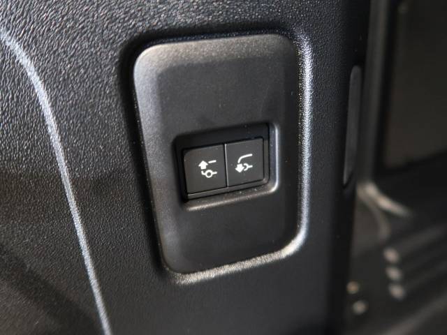 ランドローバー ディフェンダー １１０Ｘ－ダイナミックＨＳＥ Ｄ３００ エアサスペンション装着車 1.3万Km 959.4万円(静岡県)[092]の中古車詳細