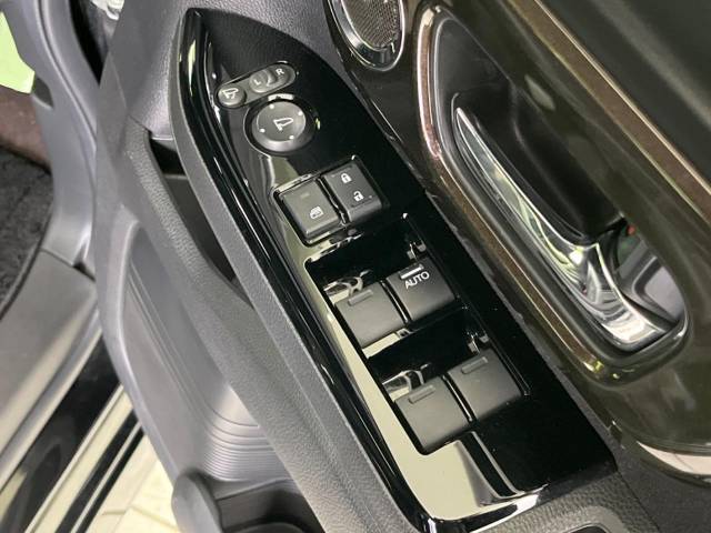 ホンダ Ｎ－ＢＯＸカスタム Ｇ・Ｌターボホンダセンシング 2.9万Km 149.9万円(富山県)[411]の中古車詳細