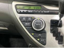 アイシス プラタナの中古車画像