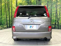 アイシス プラタナ（トヨタ）[CVT（無段変速車）]のカタログ詳細