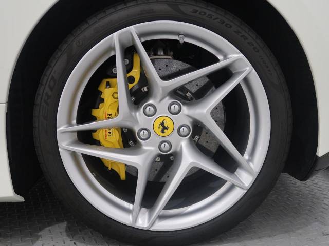 フェラーリ Ｆ８スパイダー ベースグレード 1.1万Km 4,280.9万円 2021年式[106]の中古車詳細(千葉県)