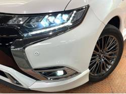 アウトランダーＰＨＥＶ Ｓエディションの中古車画像