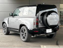 ディフェンダー ９０Ｘ－ダイナミックＳＥ Ｄ３００ エアサスペンション装着車の中古車画像