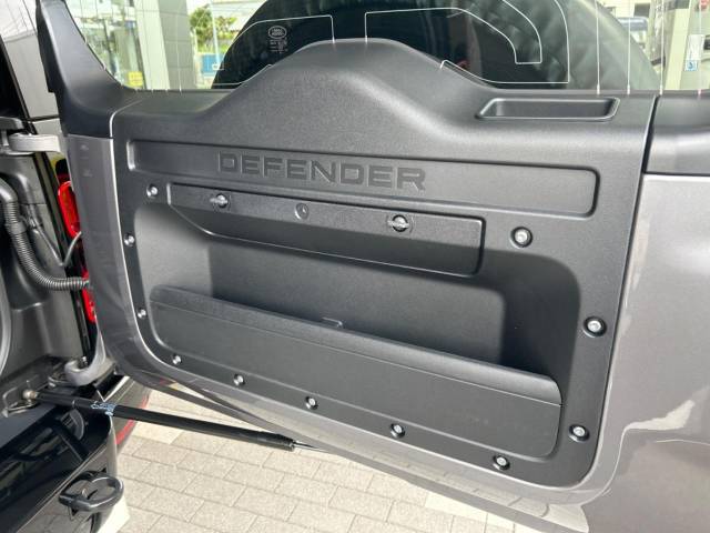 ランドローバー ディフェンダー ９０Ｘ－ダイナミックＳＥ Ｄ３００ エアサスペンション装着車 460Km 839.9万円(愛知県)[687]の中古車詳細