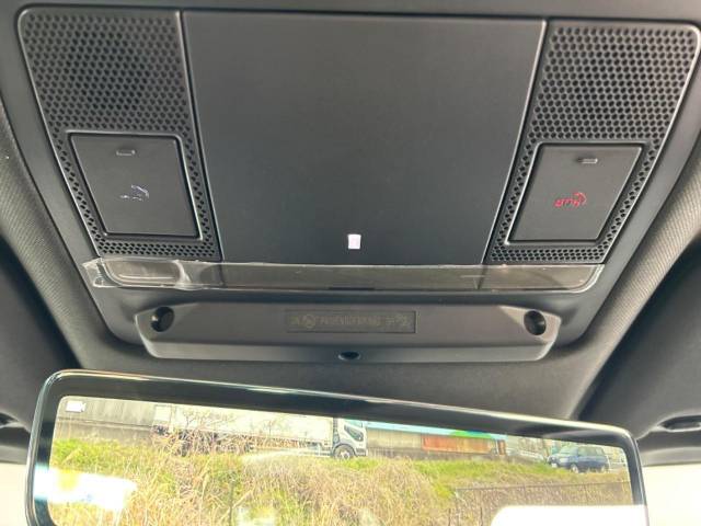 ランドローバー ディフェンダー ９０Ｘ－ダイナミックＳＥ Ｄ３００ エアサスペンション装着車 460Km 839.9万円(愛知県)[687]の中古車詳細