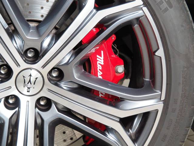 マセラティ レヴァンテ モデナＳ 2.1万Km 1,098.9万円(東京都)[873]の中古車詳細