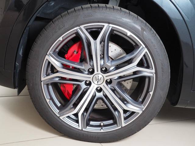 マセラティ レヴァンテ モデナＳ 2.1万Km 1,098.9万円(東京都)[873]の中古車詳細