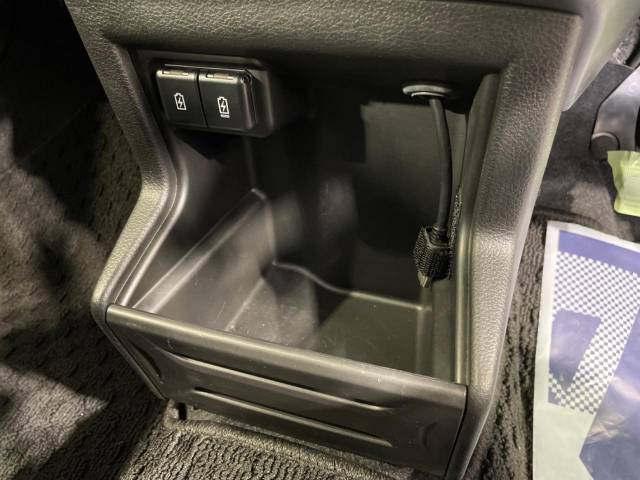 スズキ クロスビー ハイブリッドＭＺ 1.1万Km 200.9万円(沖縄県)[397]の中古車詳細