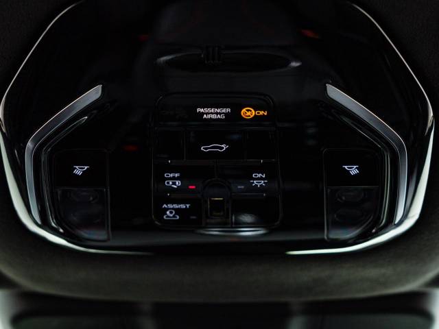 マセラティ グラントゥーリズモ トロフェオ 0.2万Km 2,419.4万円(愛知県)[127]の中古車詳細