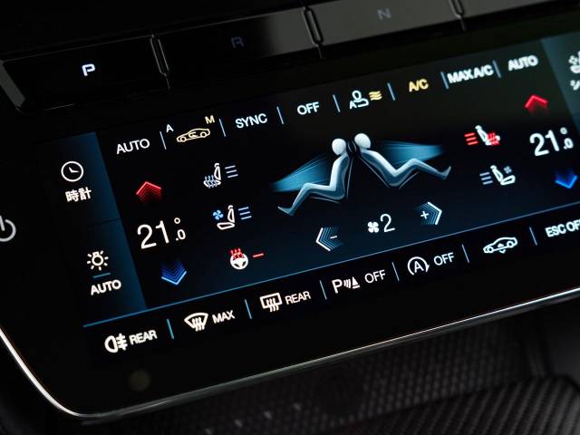 マセラティ グラントゥーリズモ トロフェオ 0.2万Km 2,419.4万円(愛知県)[127]の中古車詳細