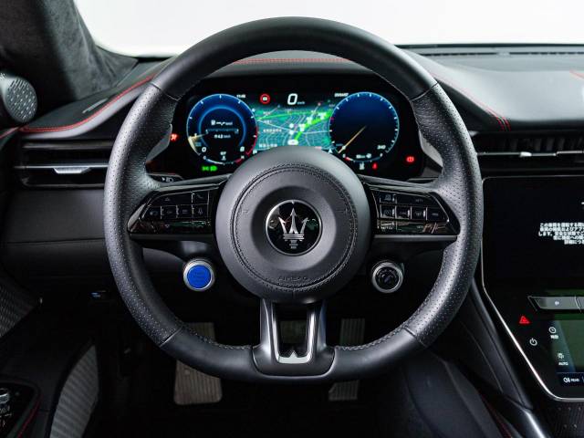 マセラティ グラントゥーリズモ トロフェオ 0.2万Km 2,419.4万円(愛知県)[127]の中古車詳細