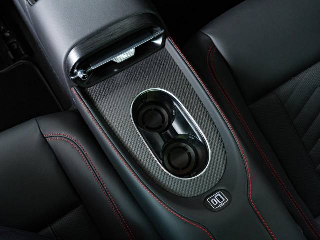 マセラティ グラントゥーリズモ トロフェオ 0.2万Km 2,419.4万円(愛知県)[127]の中古車詳細