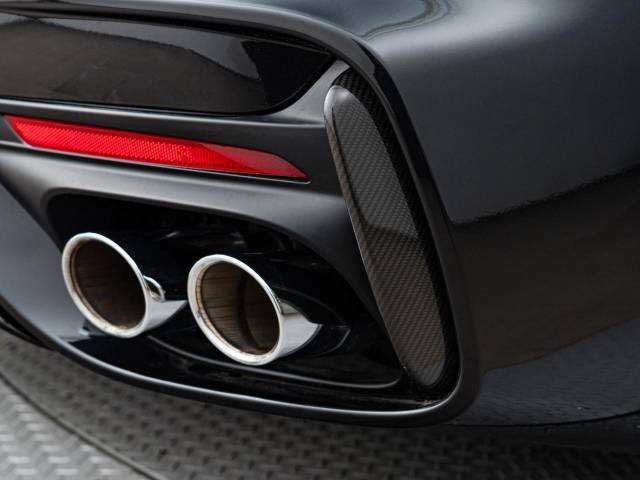 マセラティ グラントゥーリズモ トロフェオ 0.2万Km 2,419.4万円(愛知県)[127]の中古車詳細