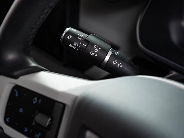 ランドローバー ディフェンダー １１０Ｓ Ｄ３００ コイルサスペンション装着車 2.1万Km 784.9万円(神奈川県)[270]の中古車詳細