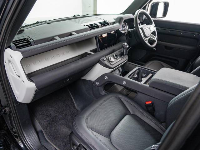 ランドローバー ディフェンダー １１０Ｓ Ｄ３００ コイルサスペンション装着車 2.1万Km 784.9万円(神奈川県)[270]の中古車詳細