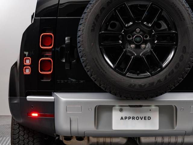 ランドローバー ディフェンダー １１０Ｓ Ｄ３００ コイルサスペンション装着車 2.1万Km 784.9万円(神奈川県)[270]の中古車詳細