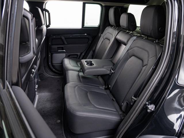 ランドローバー ディフェンダー １１０Ｓ Ｄ３００ コイルサスペンション装着車 2.1万Km 784.9万円(神奈川県)[270]の中古車詳細