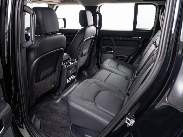 ランドローバー ディフェンダー １１０Ｓ Ｄ３００ コイルサスペンション装着車 2.1万Km 784.9万円(神奈川県)[270]の中古車詳細