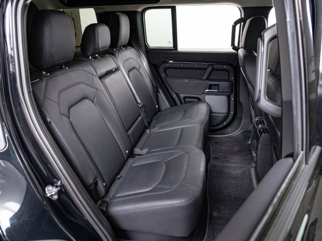 ランドローバー ディフェンダー １１０Ｓ Ｄ３００ コイルサスペンション装着車 2.1万Km 784.9万円(神奈川県)[270]の中古車詳細