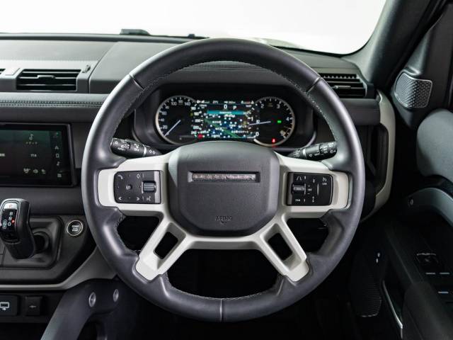 ランドローバー ディフェンダー １１０Ｓ Ｄ３００ コイルサスペンション装着車 2.1万Km 784.9万円(神奈川県)[270]の中古車詳細