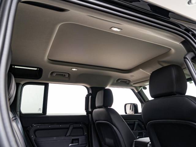 ランドローバー ディフェンダー １１０Ｓ Ｄ３００ コイルサスペンション装着車 2.1万Km 784.9万円(神奈川県)[270]の中古車詳細