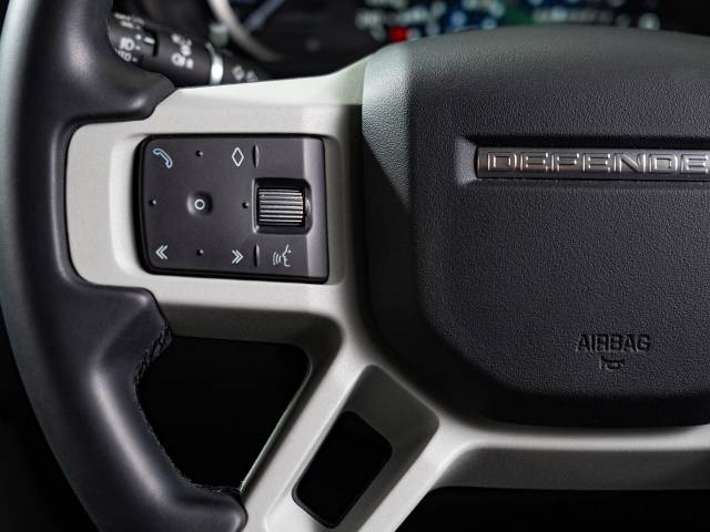 ランドローバー ディフェンダー １１０Ｓ Ｄ３００ コイルサスペンション装着車 2.1万Km 784.9万円(神奈川県)[270]の中古車詳細