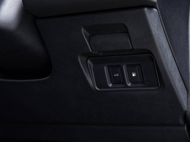 ランドローバー ディスカバリースポーツ ダイナミック ＨＳＥ Ｐ３００ｅ 850Km 769.9万円(愛知県)[218]の中古車詳細