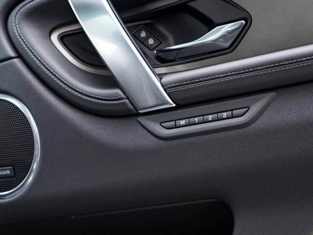 ランドローバー ディスカバリースポーツ ダイナミック ＨＳＥ Ｐ３００ｅ 850Km 769.9万円(愛知県)[218]の中古車詳細