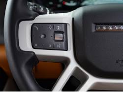 ディフェンダー １３０Ｘ－ダイナミックＨＳＥ Ｄ３００ エアサスペンション装着車の中古車画像