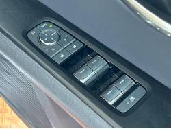 ＵＸ ＵＸ３００ｈ バージョンＬの中古車画像