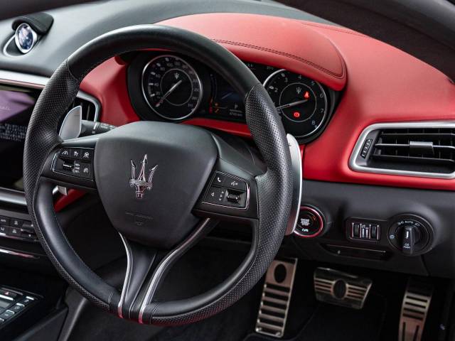 マセラティ ギブリ モデナ 0.5万Km 1,249.9万円(愛知県)[176]の中古車詳細