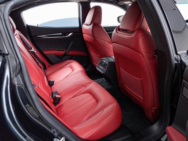 マセラティ ギブリ モデナ 0.5万Km 1,249.9万円(愛知県)[176]の中古車詳細