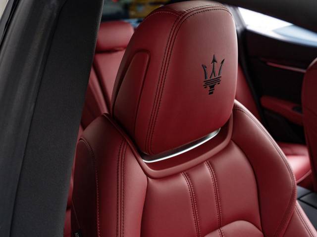 マセラティ ギブリ モデナ 0.5万Km 1,249.9万円(愛知県)[176]の中古車詳細