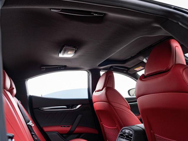 マセラティ ギブリ モデナ 0.5万Km 1,249.9万円(愛知県)[176]の中古車詳細