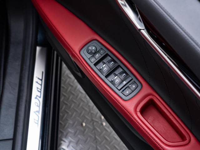 マセラティ ギブリ モデナ 0.5万Km 1,249.9万円(愛知県)[176]の中古車詳細