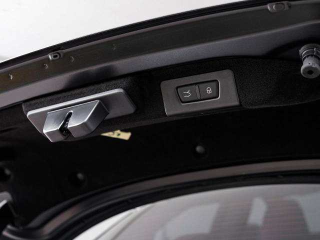 マセラティ ギブリ モデナ 0.5万Km 1,249.9万円(愛知県)[176]の中古車詳細