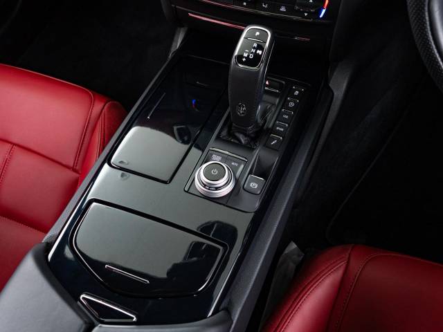 マセラティ ギブリ モデナ 0.5万Km 1,249.9万円(愛知県)[176]の中古車詳細