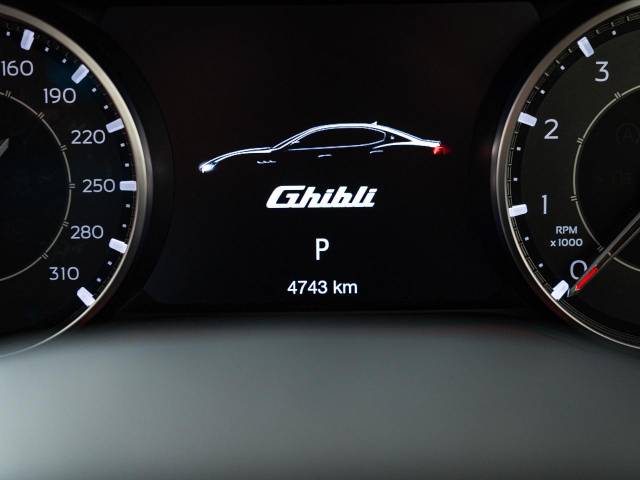 マセラティ ギブリ モデナ 0.5万Km 1,249.9万円(愛知県)[176]の中古車詳細