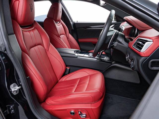 マセラティ ギブリ モデナ 0.5万Km 1,249.9万円(愛知県)[176]の中古車詳細