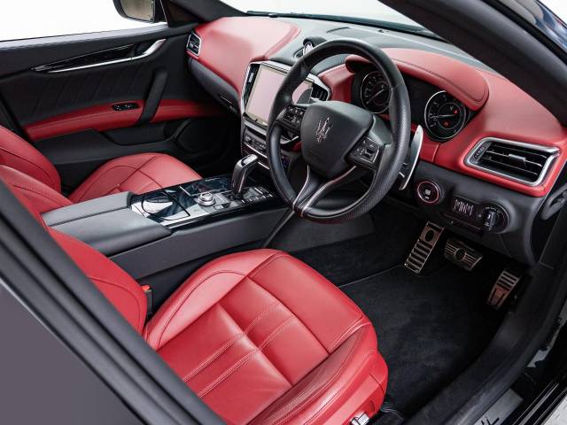 マセラティ ギブリ モデナ 0.5万Km 1,249.9万円(愛知県)[176]の中古車詳細