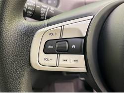 フィット クロスターの中古車画像