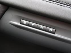 レンジローバーイヴォーク Ｒ－ダイナミック ＳＥ Ｄ２００の中古車画像