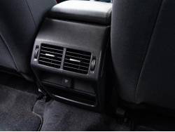 Ｅペイス ベースグレード １８０ＰＳの中古車画像