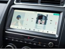 Ｅペイス ベースグレード １８０ＰＳの中古車画像