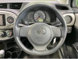 ヴィッツ Ｆの中古車画像