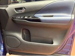 セレナ オーテックの中古車画像